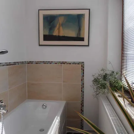 Apartament In 2707 *